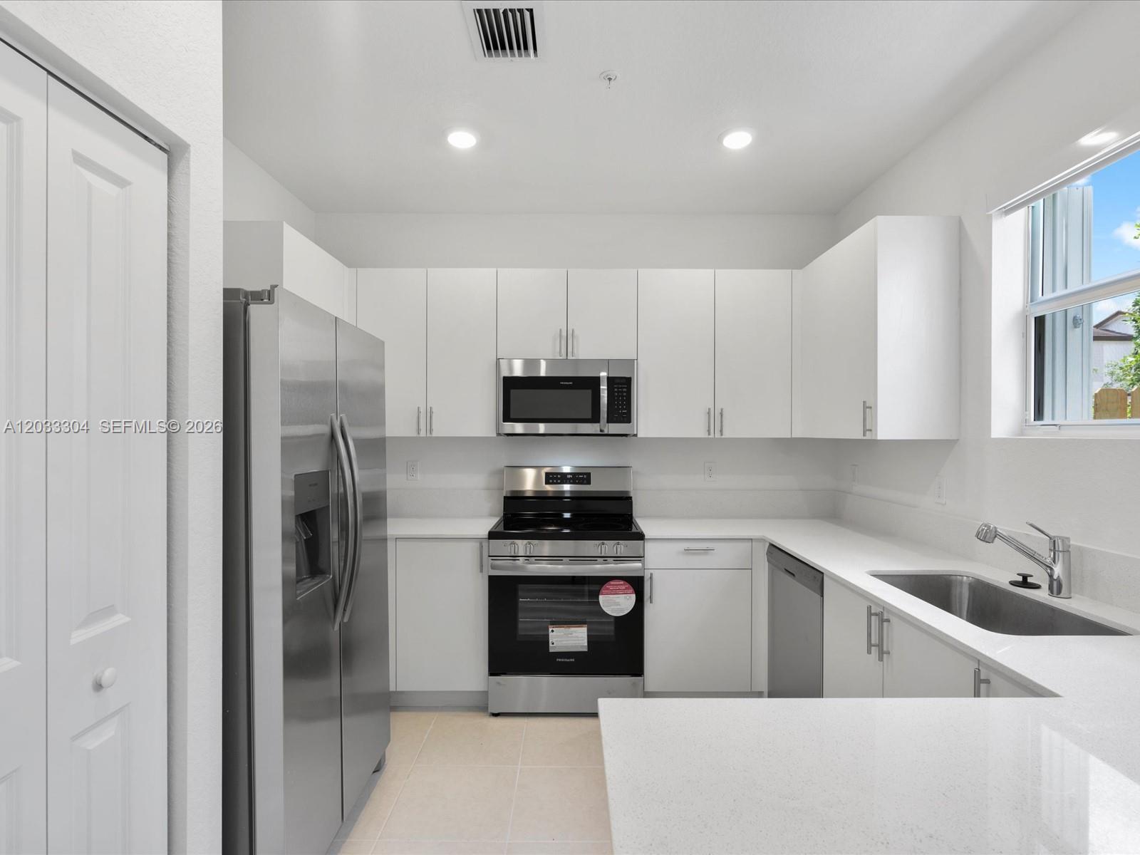 SKYRISE TOWNHOMES - Residential Lease