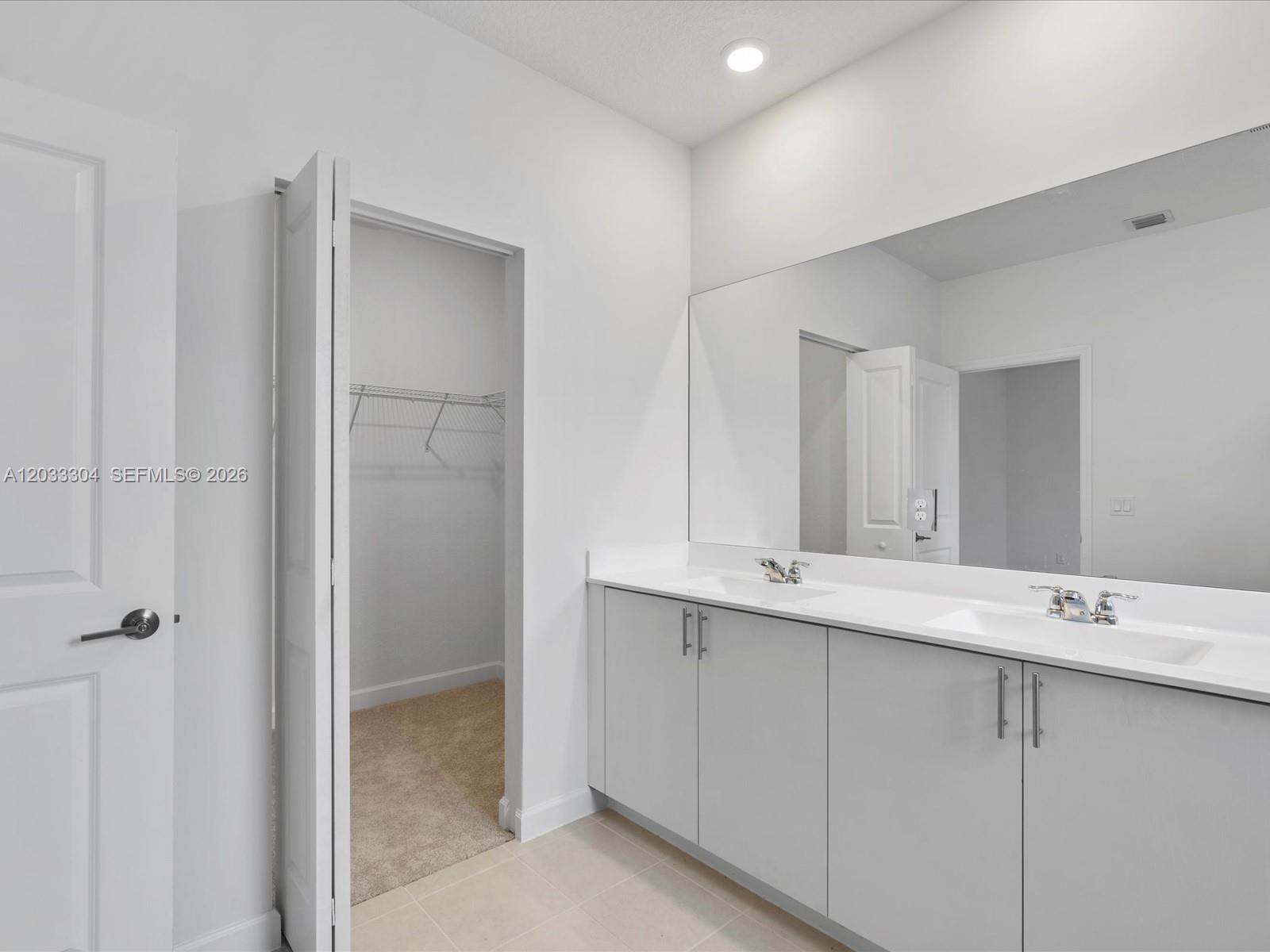 SKYRISE TOWNHOMES - Residential Lease