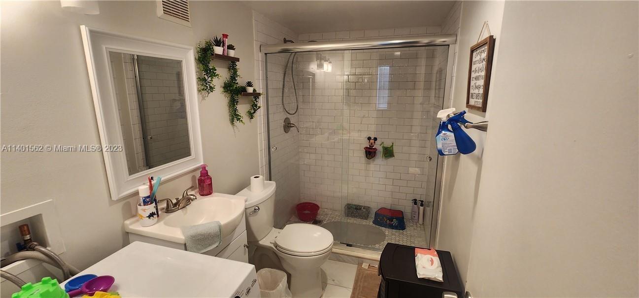 LIVE OAK CONDO FIVE - Residential Lease
