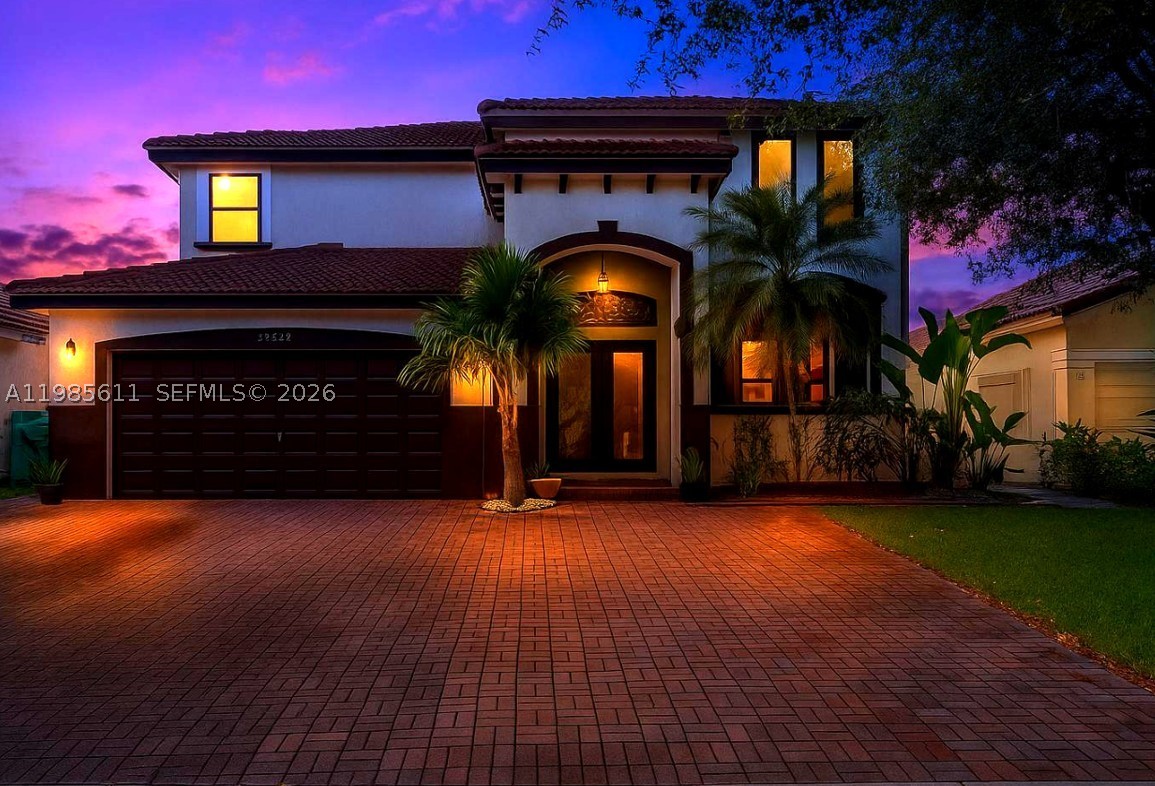 PERFECT TIMELINE FOR OWNER-OCCUPANTS! Tenant vacating voluntarily on September 6th, 2026. Pristine end-of-lease terms match a standard 30-to-45-day closing cycle perfectly, satisfying all primary residence mortgage requirements. Easy to show.

The home has been well maintained and features an open floor plan, abundant natural light, a spacious kitchen, a private backyard with a pool, and no HOA. Conveniently located near schools, shopping, dining, and major roadways.

The seller is offering a credit toward closing costs or an interest rate buy-down for qualified buyers. We welcome all buyer agents and would love to schedule a showing for your clients. Please provide a minimum of 24 hours' notice and text the listing agent to arrange your appointment. Bring your buyers. They won't be disappointed!