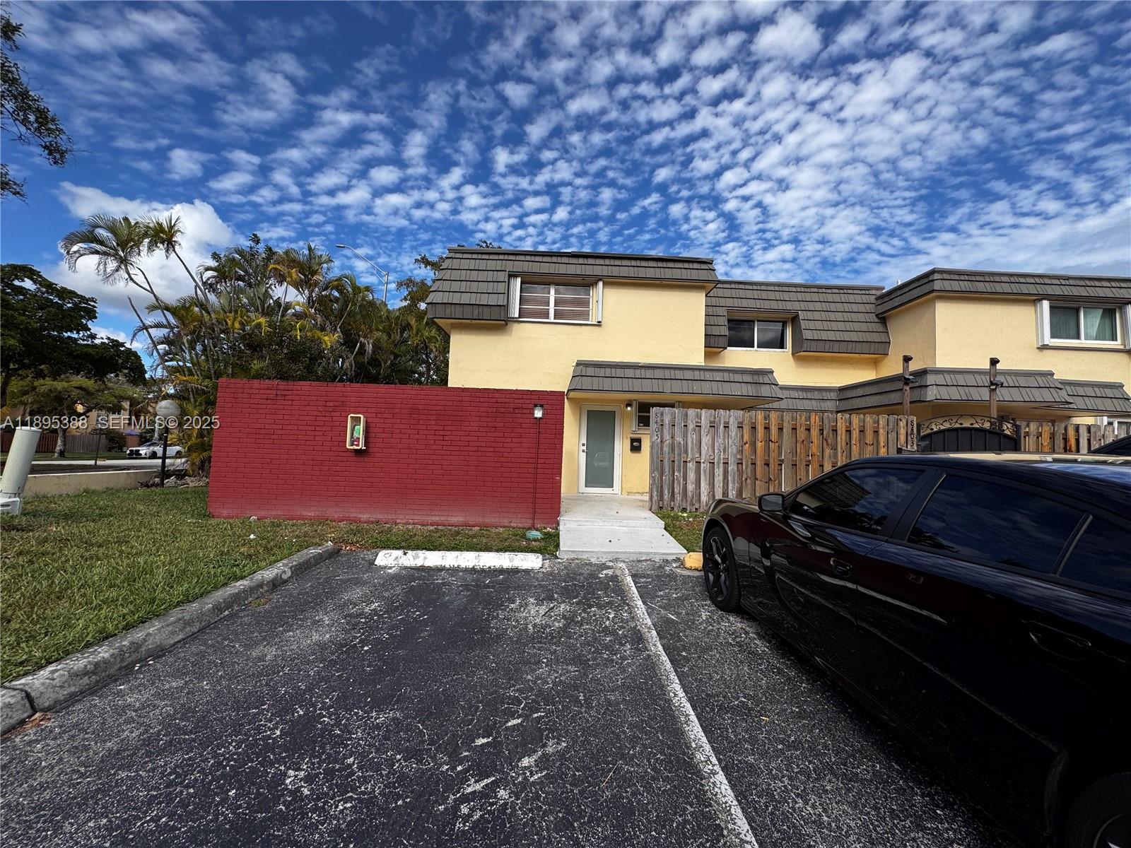 KENDALE LK TOWNHOUSE COND - Residential Lease