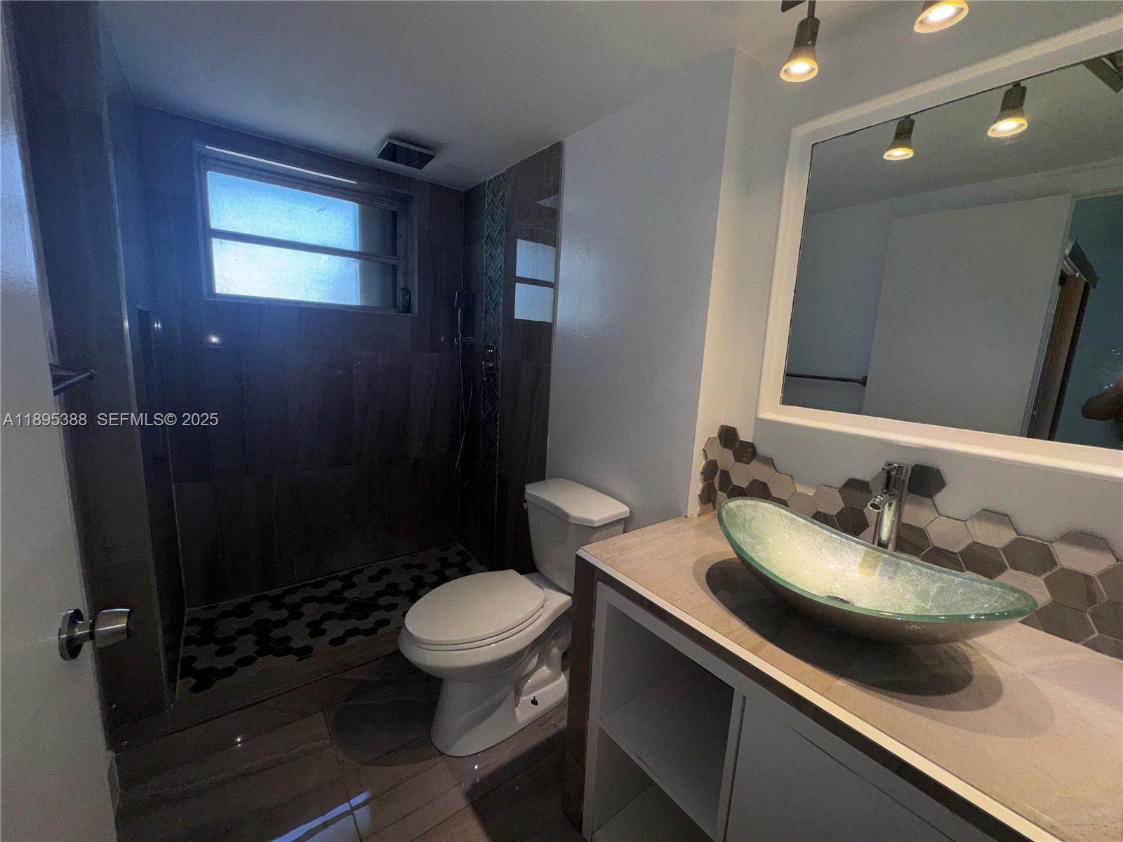 KENDALE LK TOWNHOUSE COND - Residential Lease
