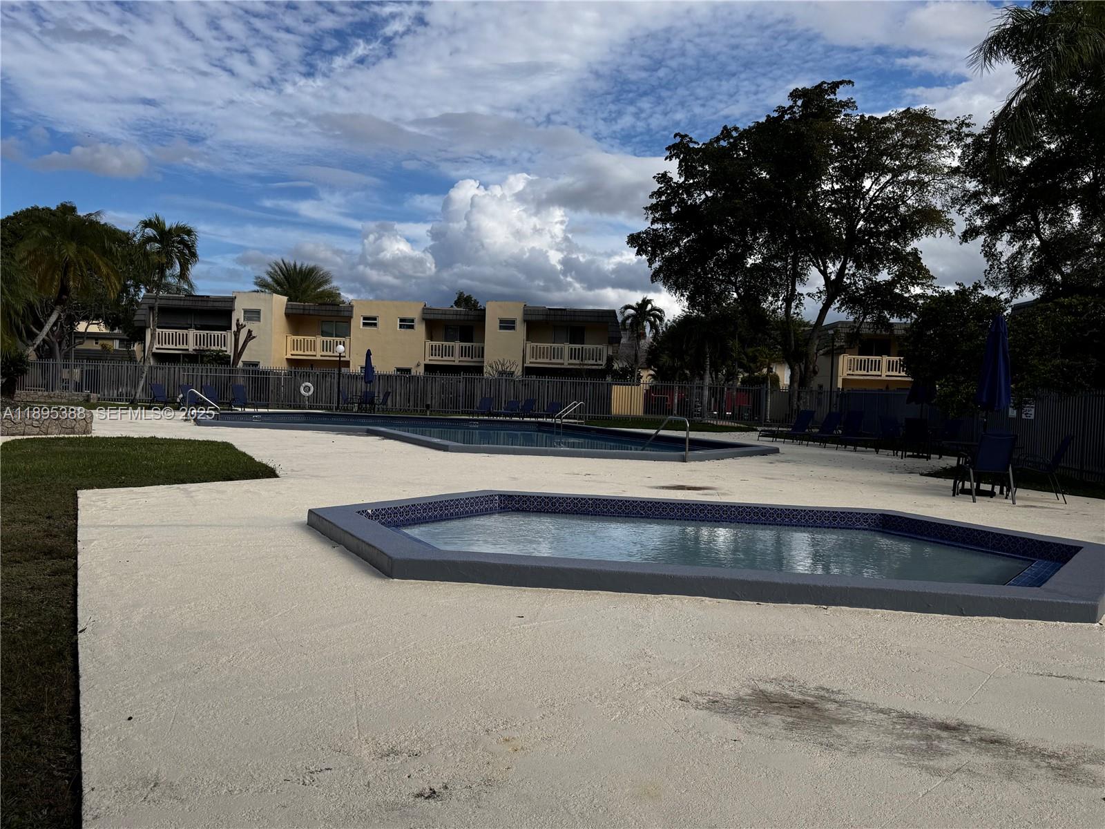 KENDALE LK TOWNHOUSE COND - Residential Lease