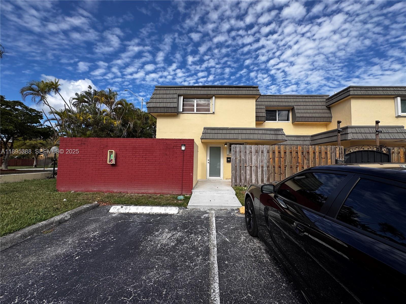 KENDALE LK TOWNHOUSE COND - Residential Lease