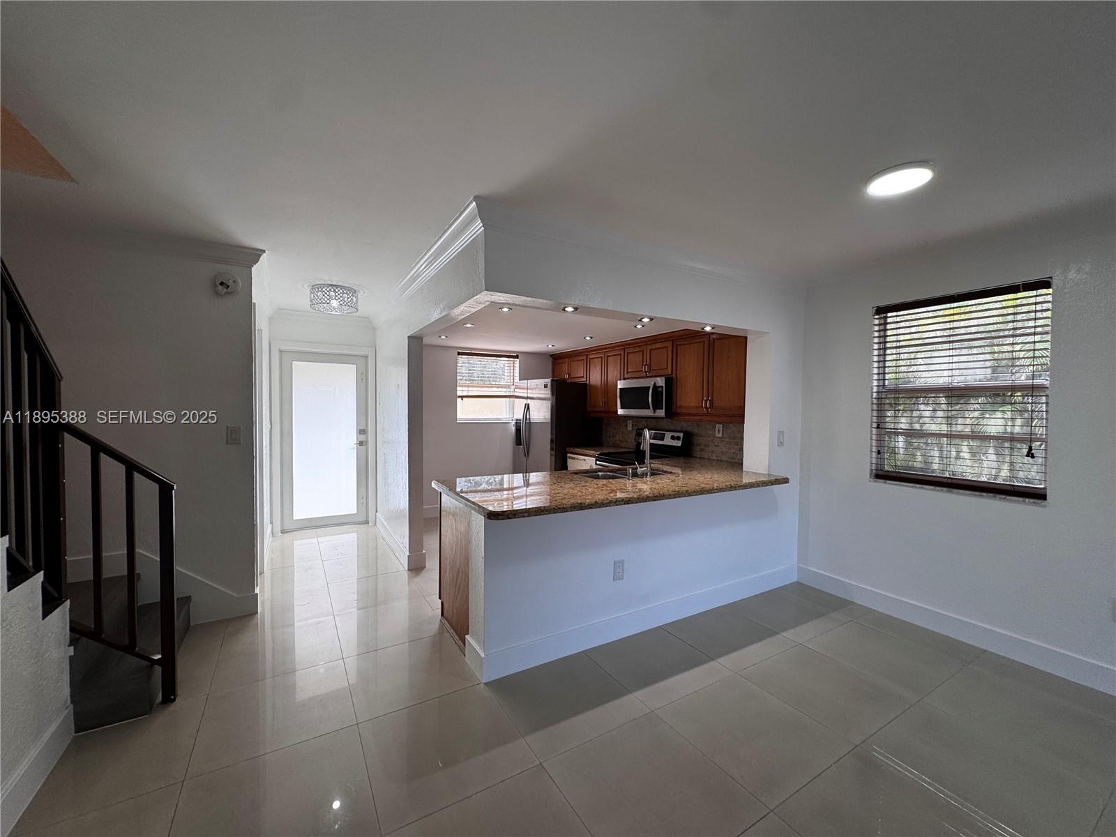 KENDALE LK TOWNHOUSE COND - Residential Lease