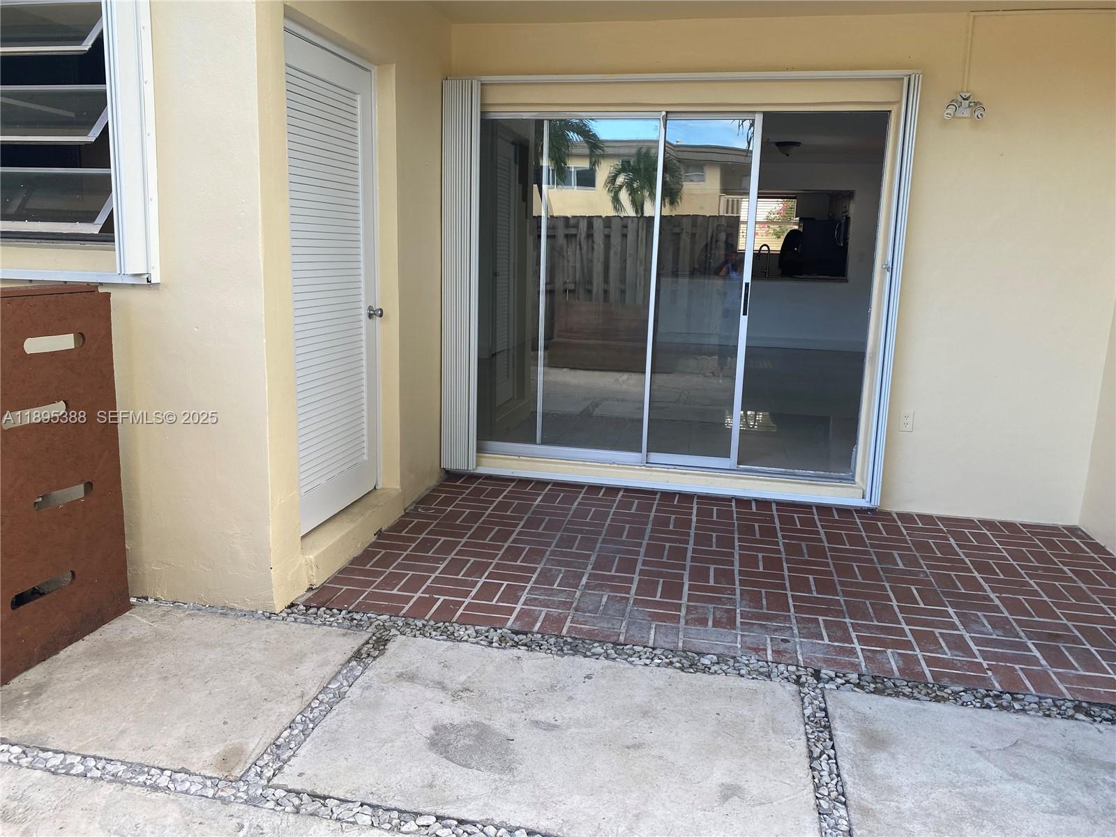 KENDALE LK TOWNHOUSE COND - Residential Lease