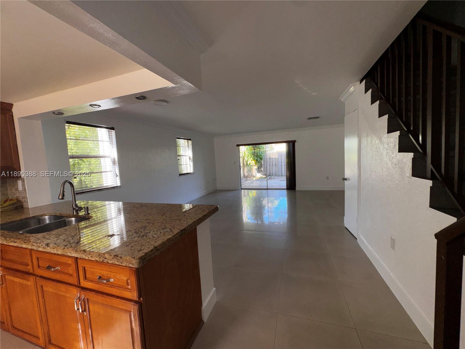 KENDALE LK TOWNHOUSE COND - Residential Lease