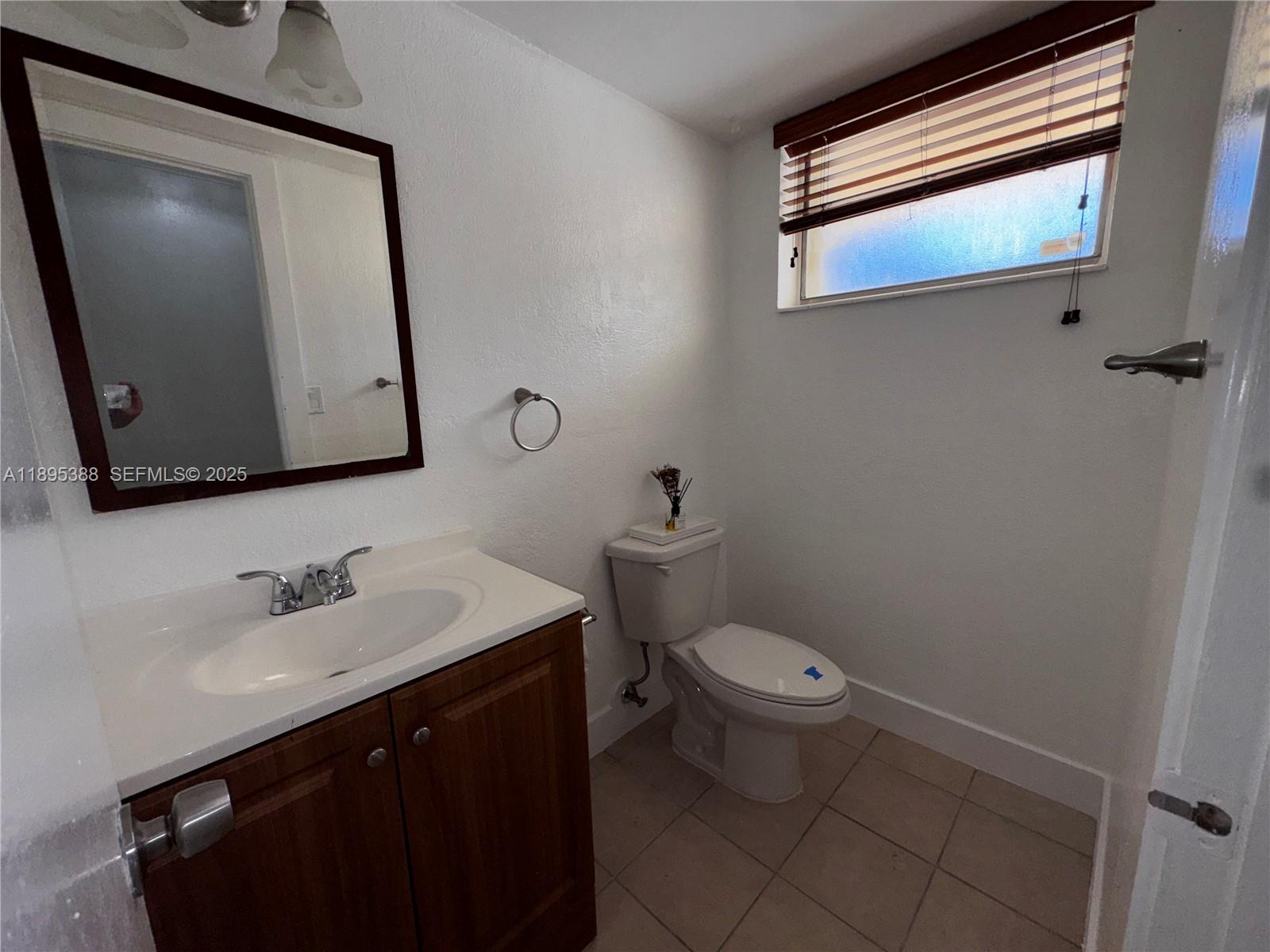 KENDALE LK TOWNHOUSE COND - Residential Lease