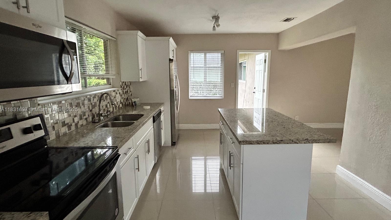 WASHINGTON PARK 5TH ADD - Residential Lease