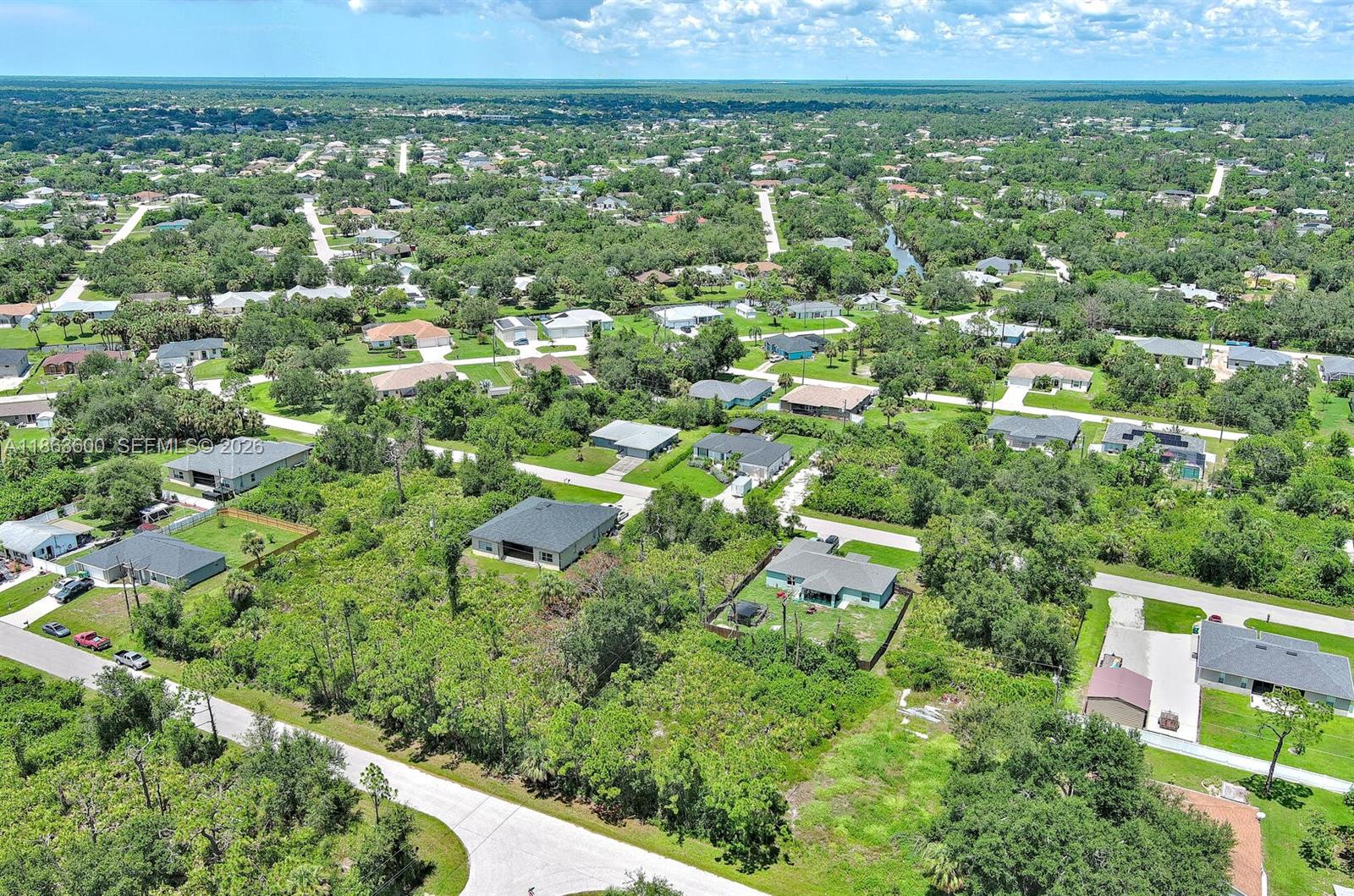 Port Charlotte - Land