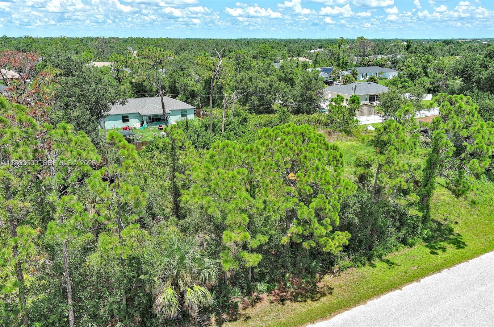 Port Charlotte - Land