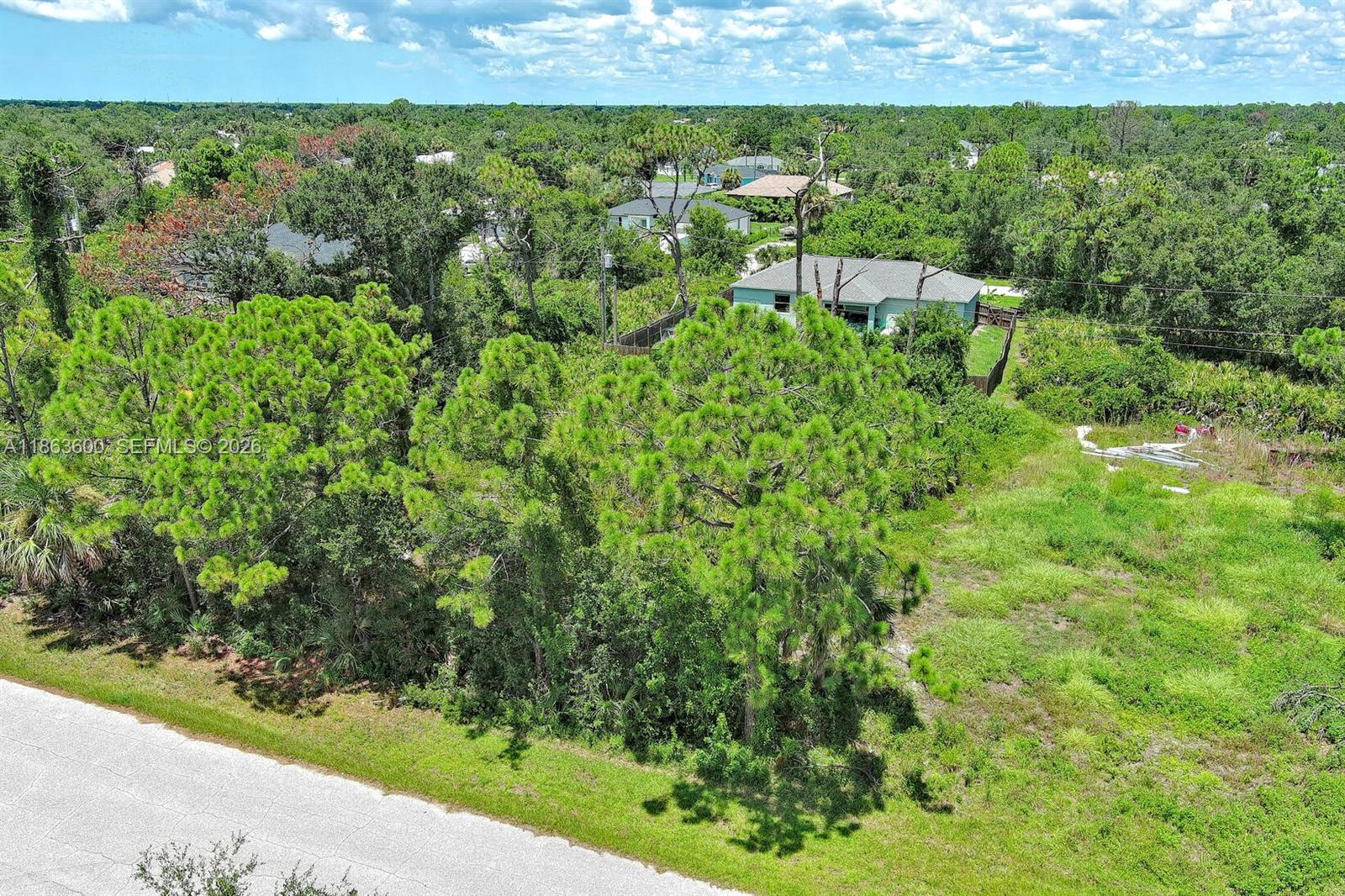 Port Charlotte - Land