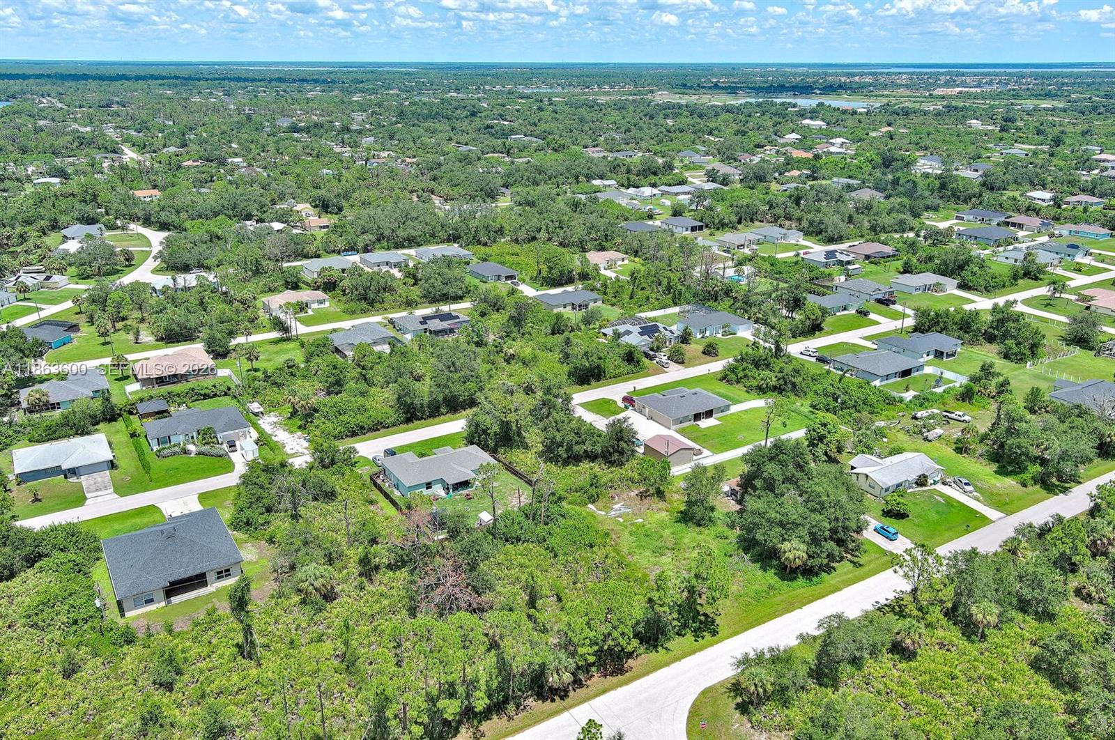Port Charlotte - Land