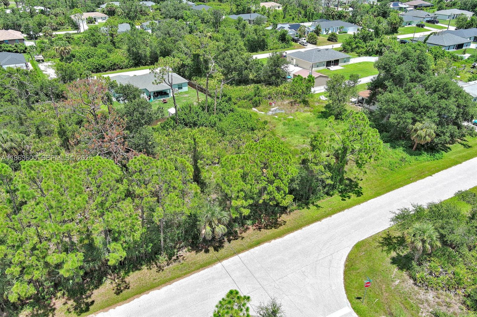 Port Charlotte - Land