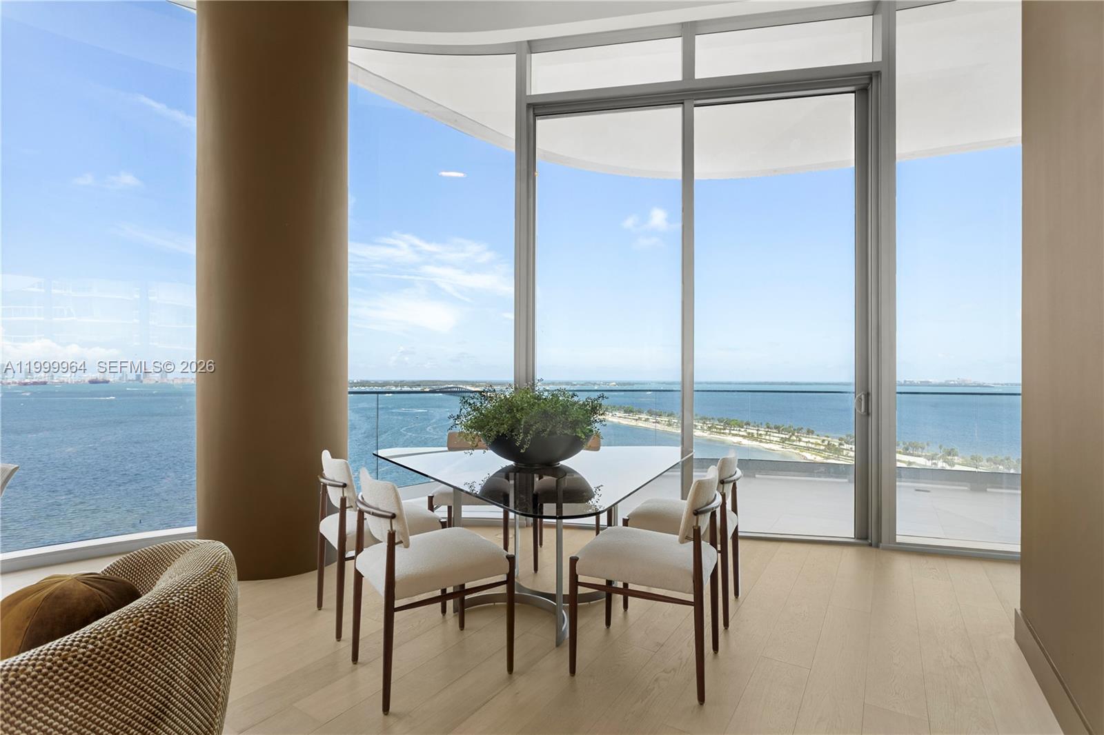 UNA RESIDENCES - Residential