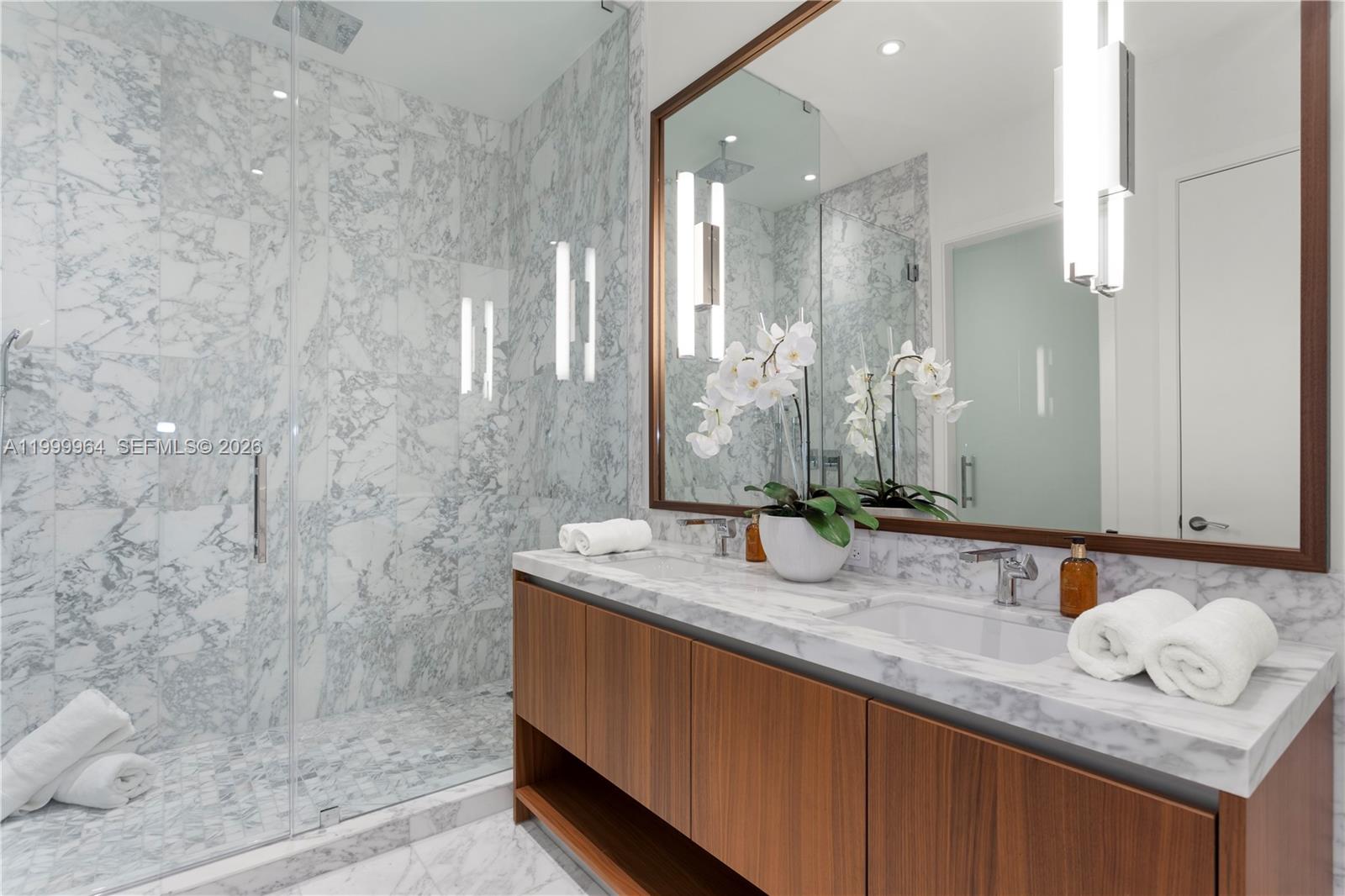 UNA RESIDENCES - Residential