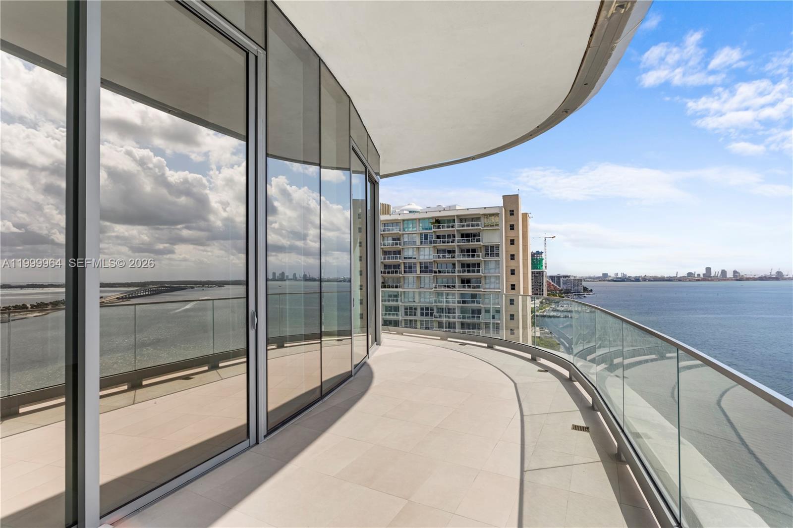 UNA RESIDENCES - Residential