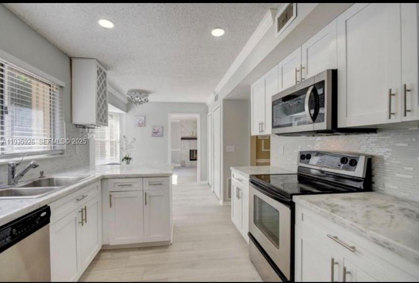 MEADOWLAND COVE 2 OF WELL - Residential