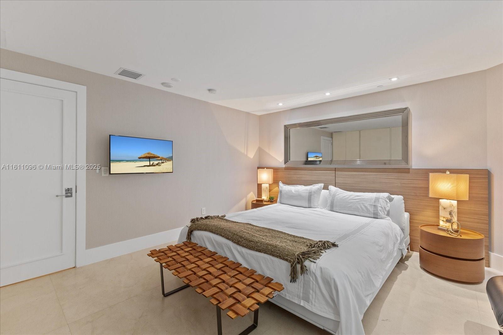 OCEANSIDE @ FISHER ISL CO - Residential