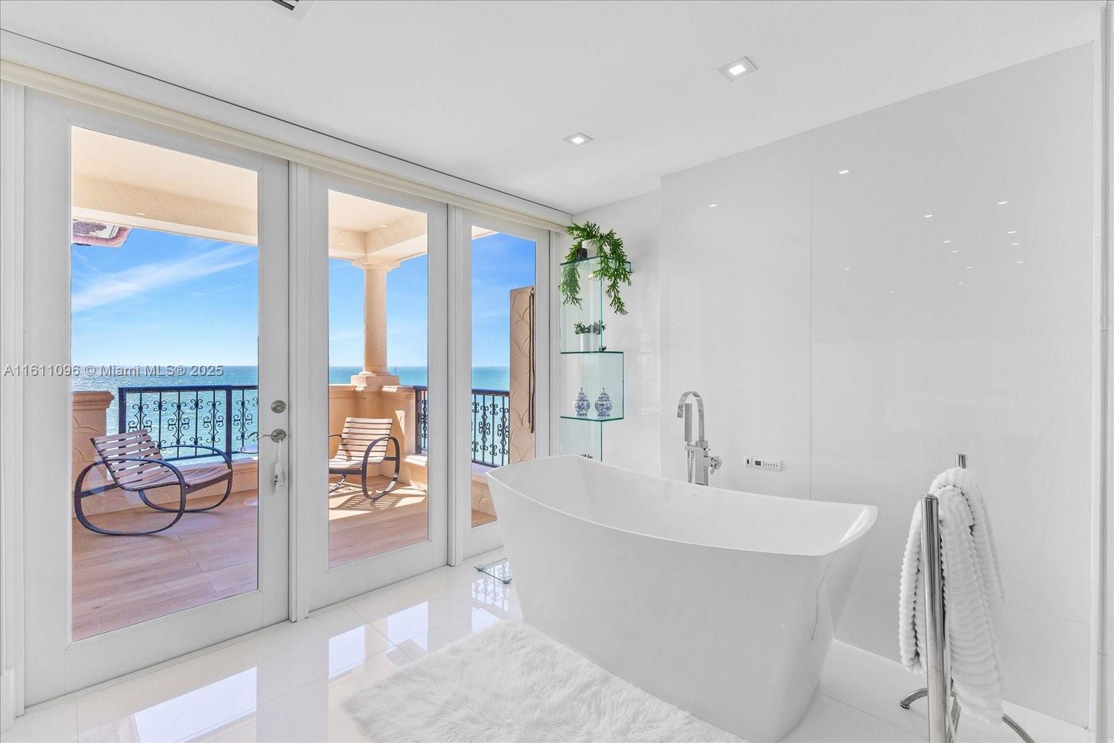 OCEANSIDE @ FISHER ISL CO - Residential