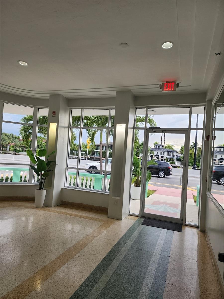 RIVERVIEW VILLAS CONDO - Residential