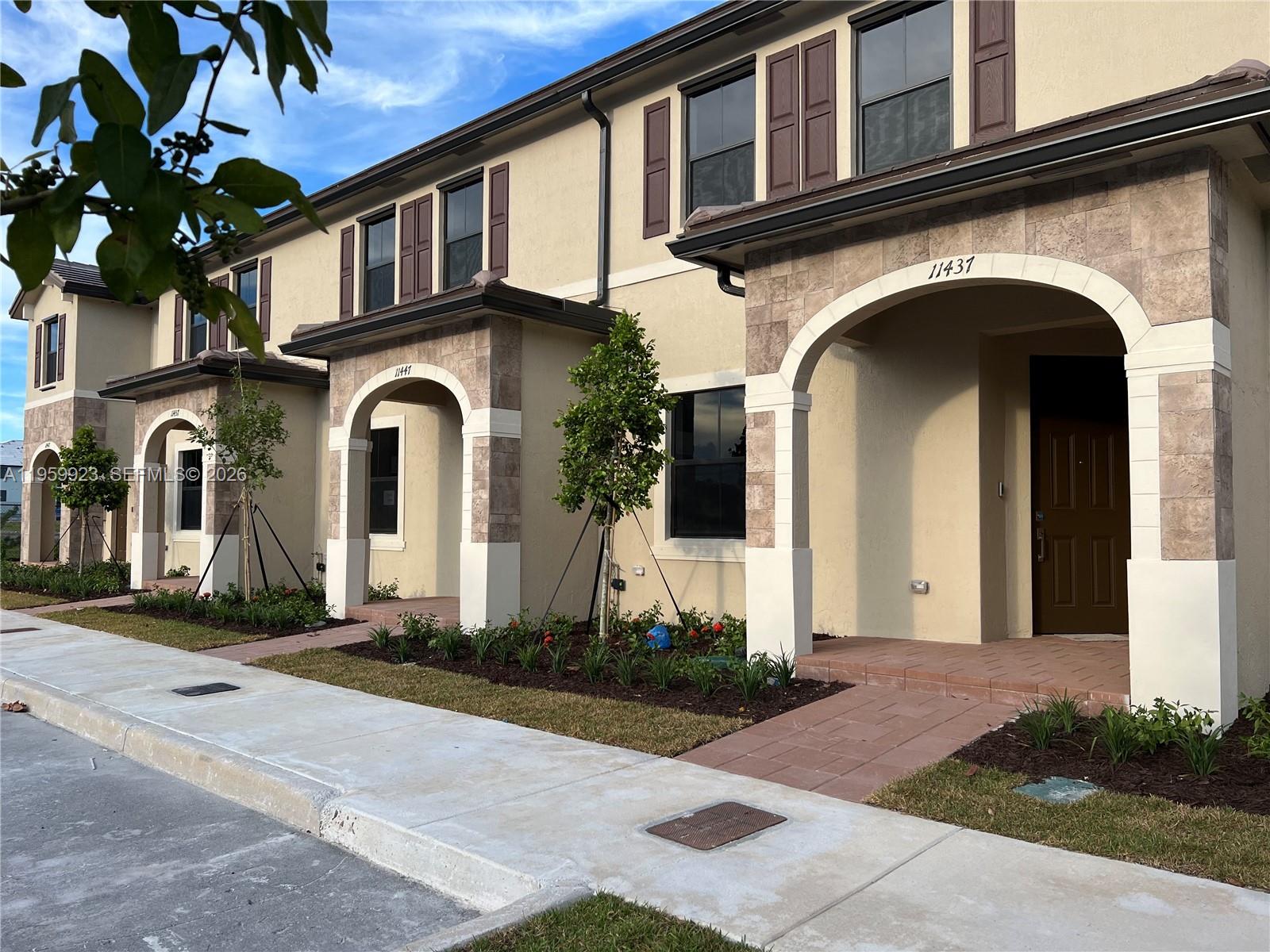 AQUABELLA NORTH - Residential