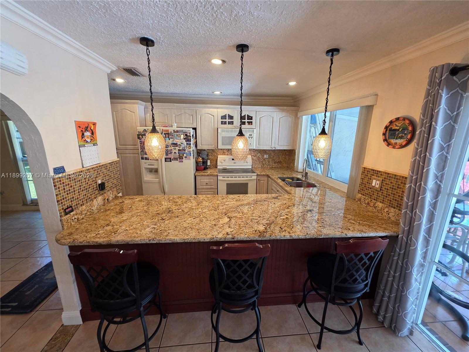 MIAMI LAKES LAKE MARTHA S - Residential