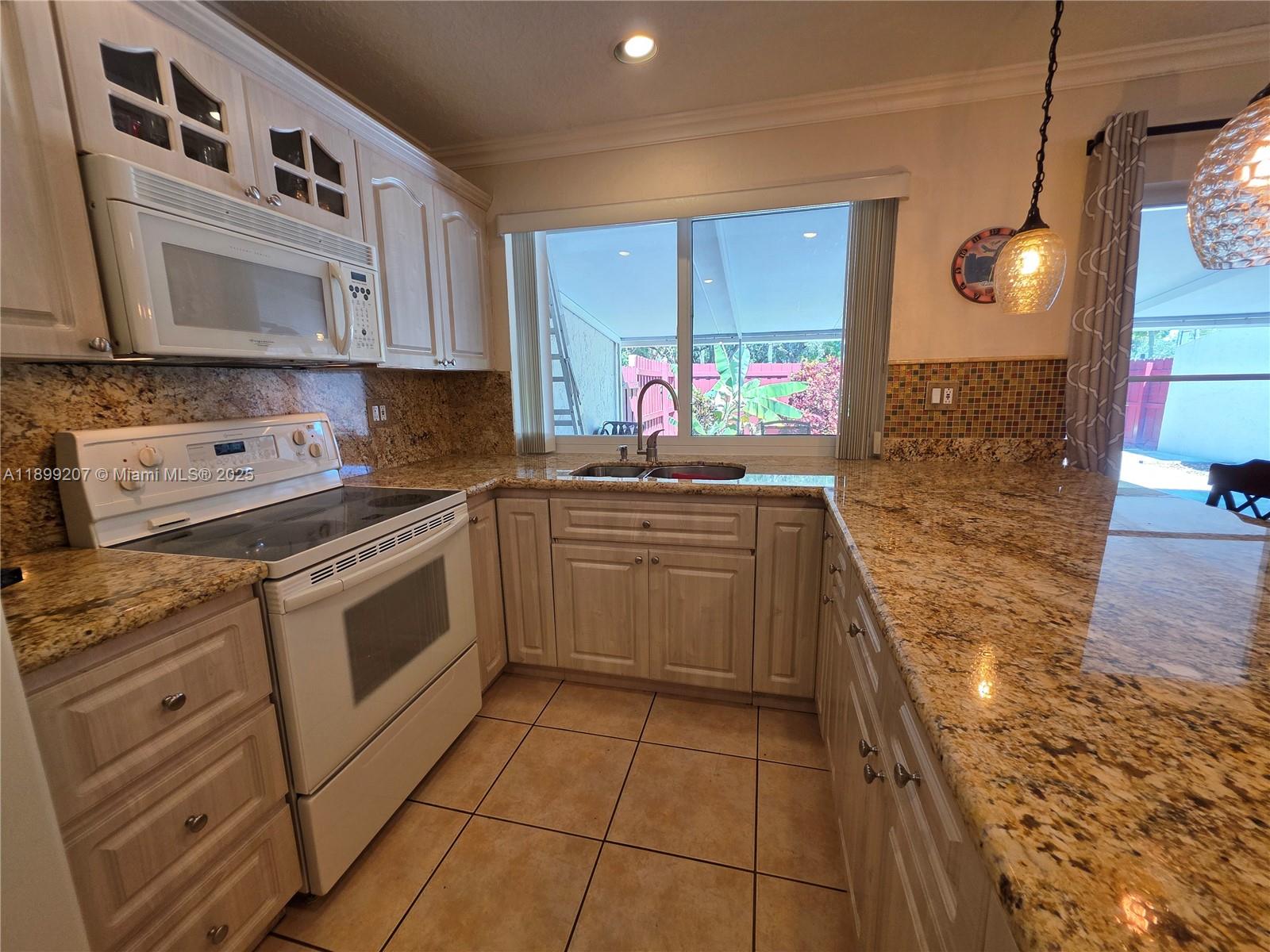 MIAMI LAKES LAKE MARTHA S - Residential