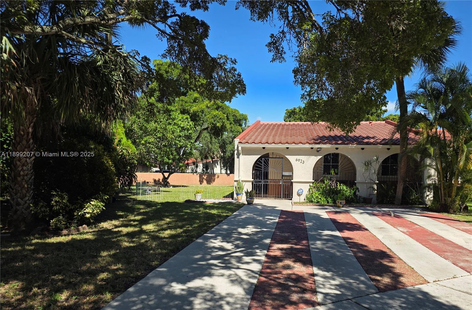 MIAMI LAKES LAKE MARTHA S - Residential