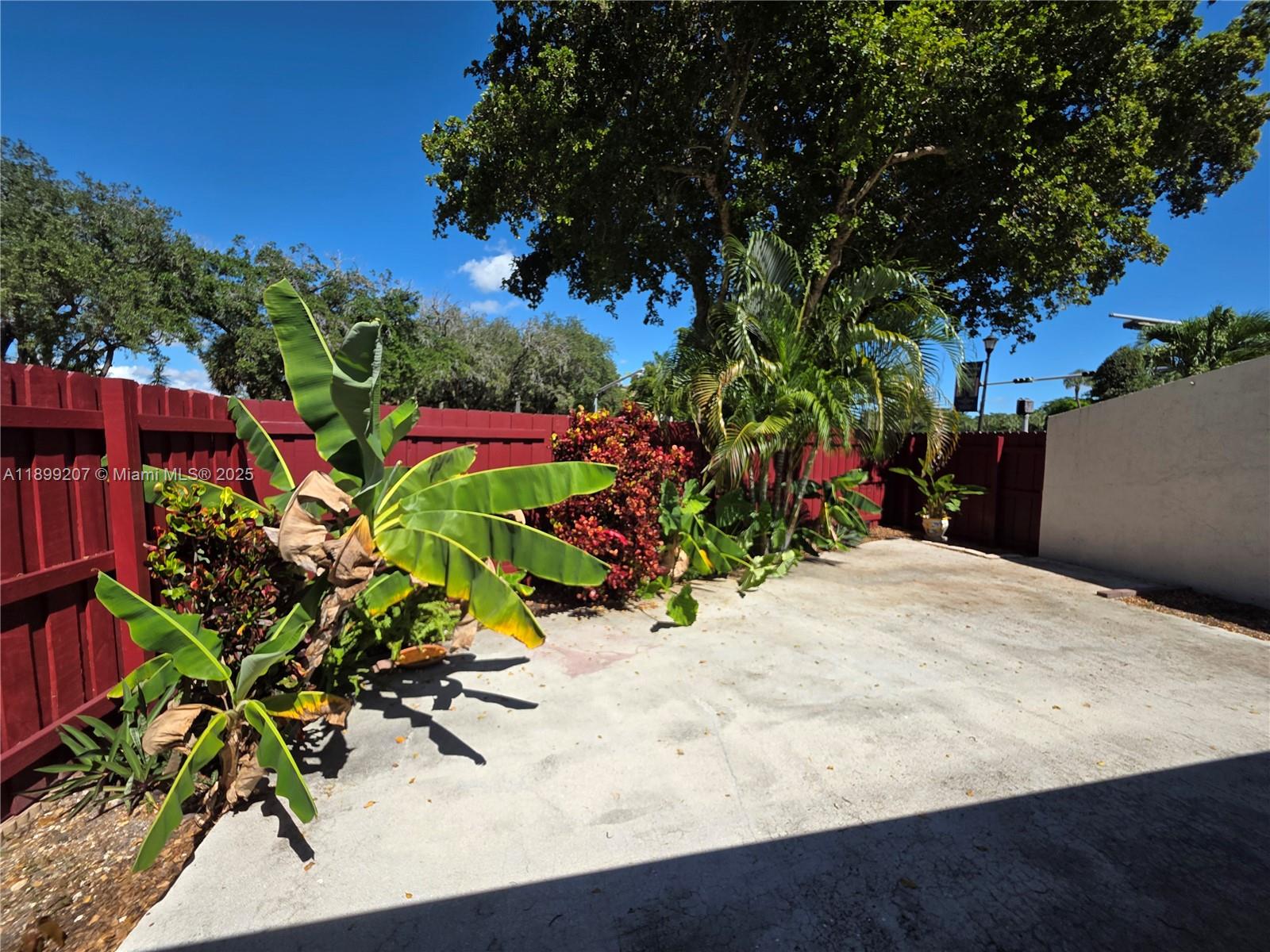 MIAMI LAKES LAKE MARTHA S - Residential