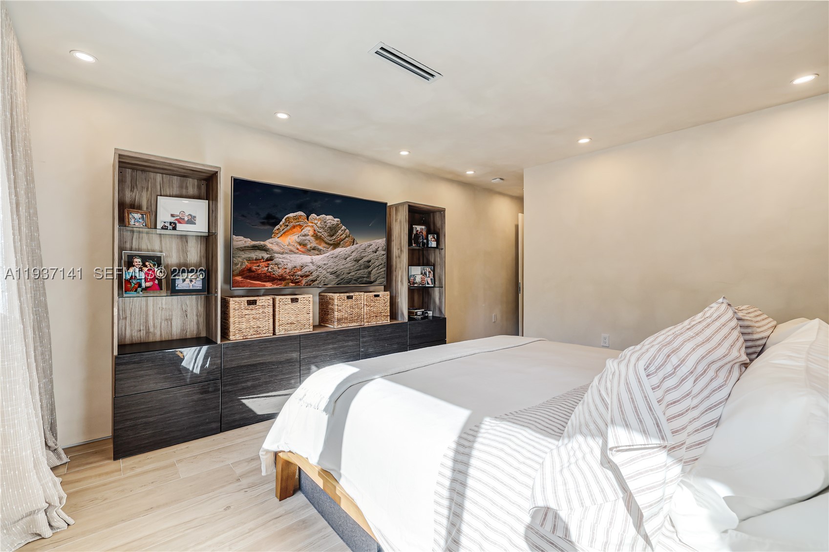 COLUMBIA PARK CORR PL - Residential