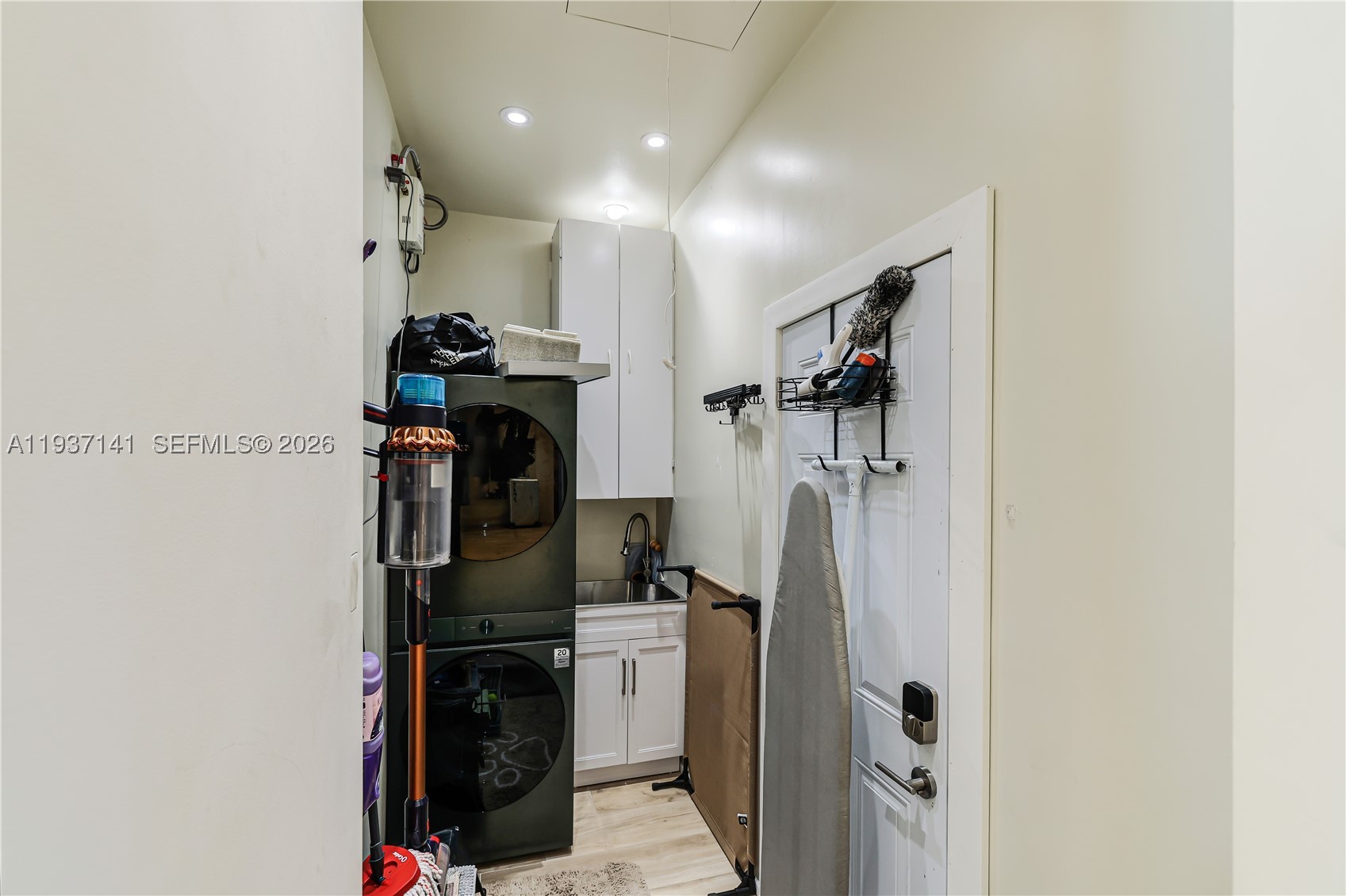 COLUMBIA PARK CORR PL - Residential
