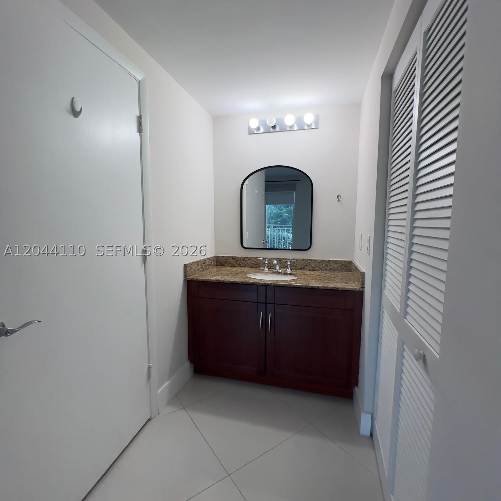 CONDO No. 5 - Residential Lease