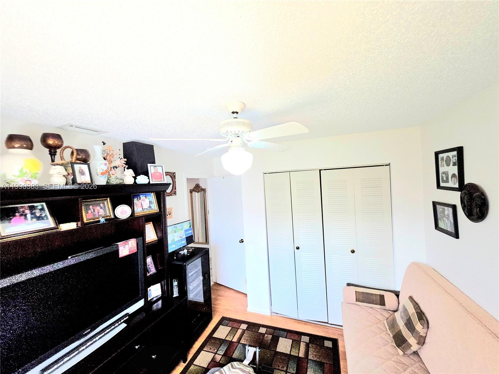 LESLIE PATIO HOMES SEC 4 - Residential