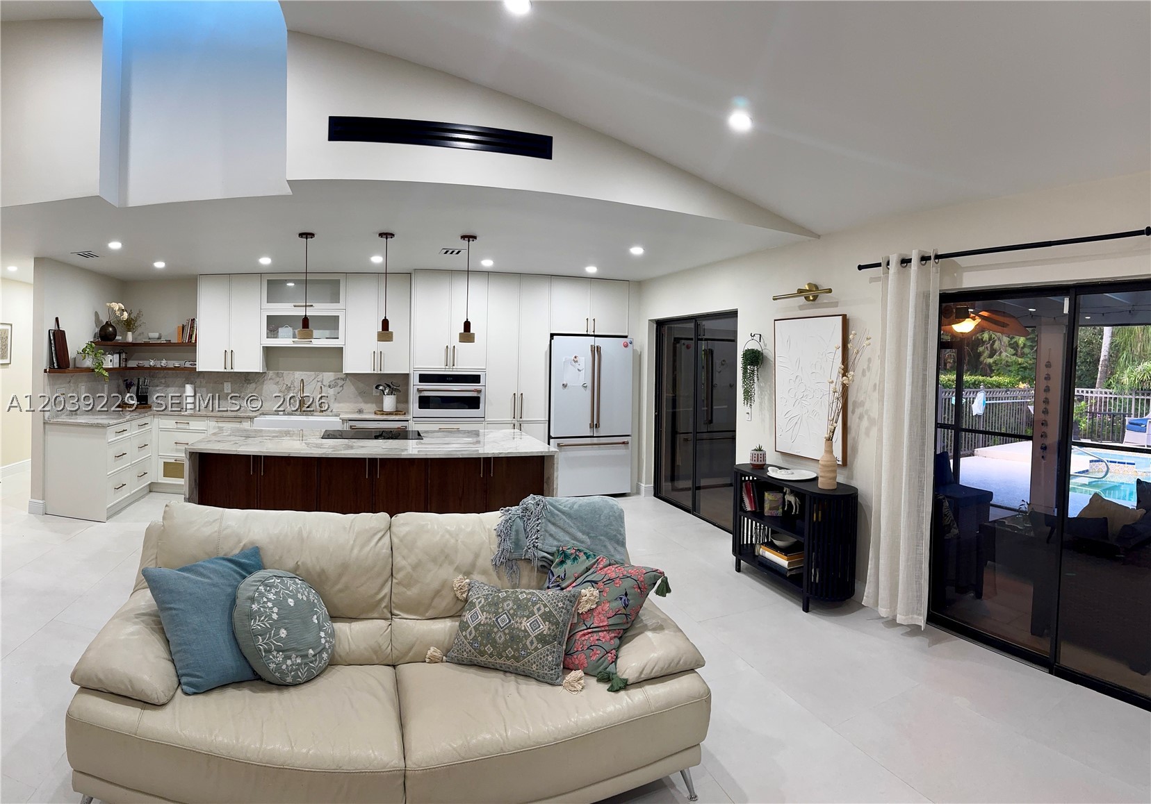 PINES OF WELLINGTON - Residential