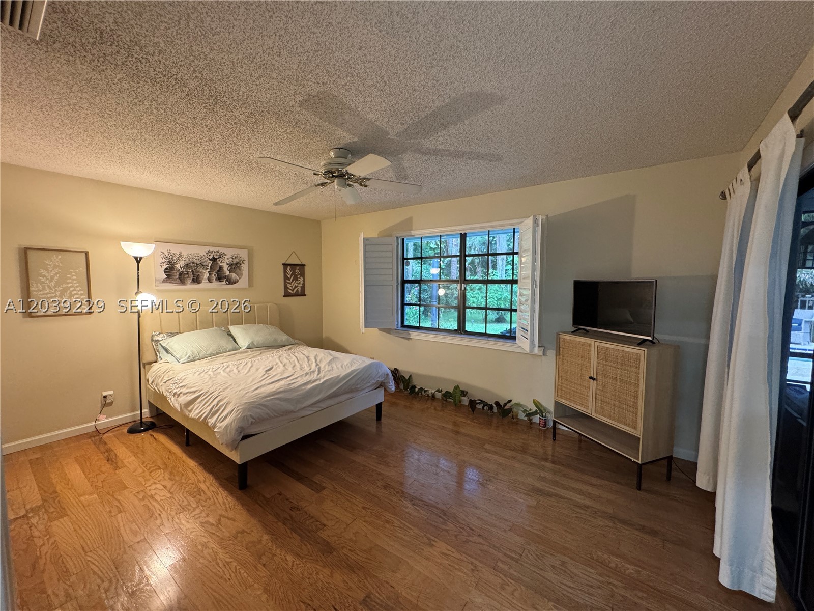 PINES OF WELLINGTON - Residential