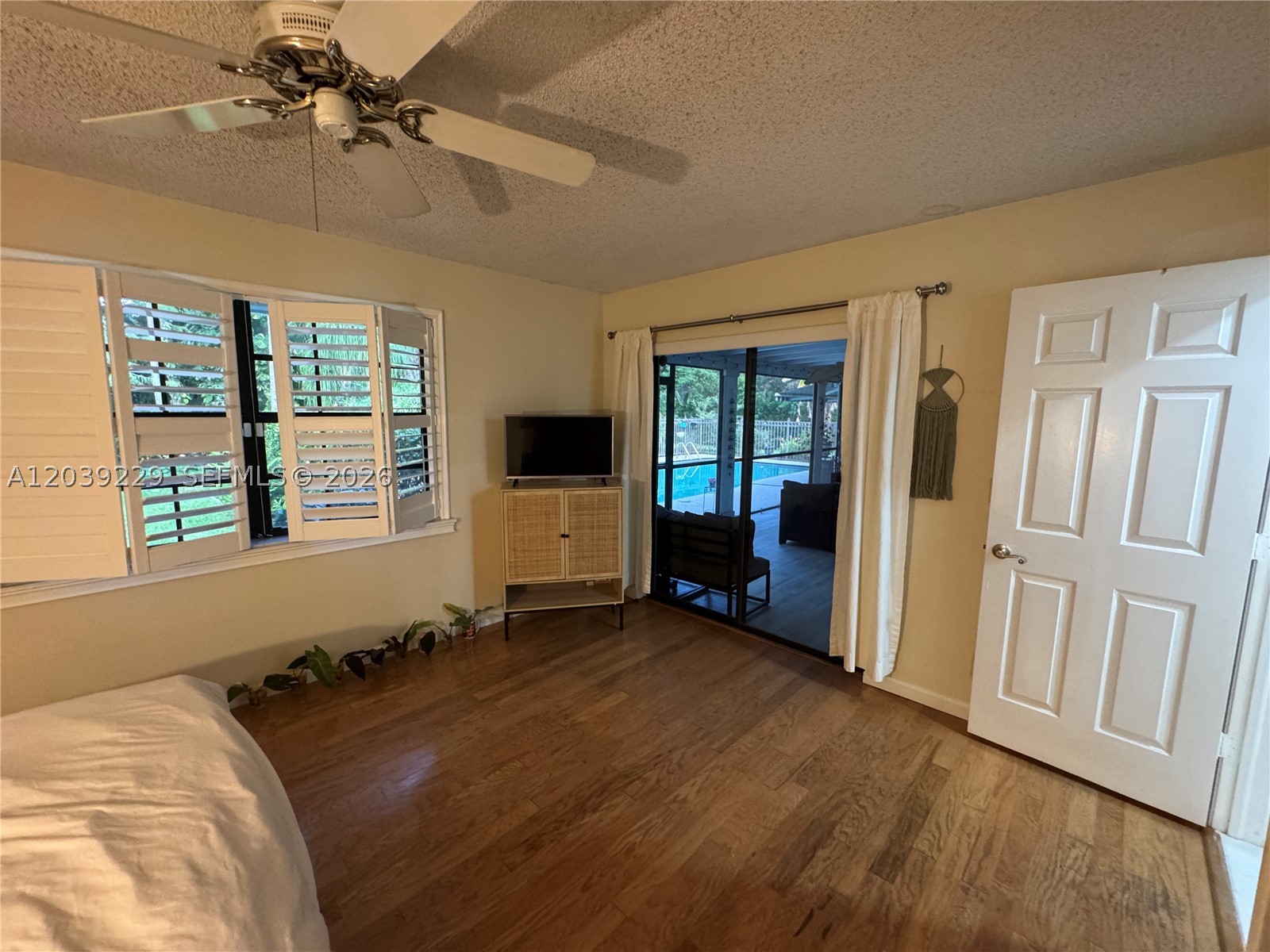 PINES OF WELLINGTON - Residential