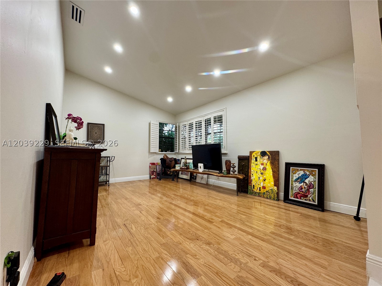 PINES OF WELLINGTON - Residential