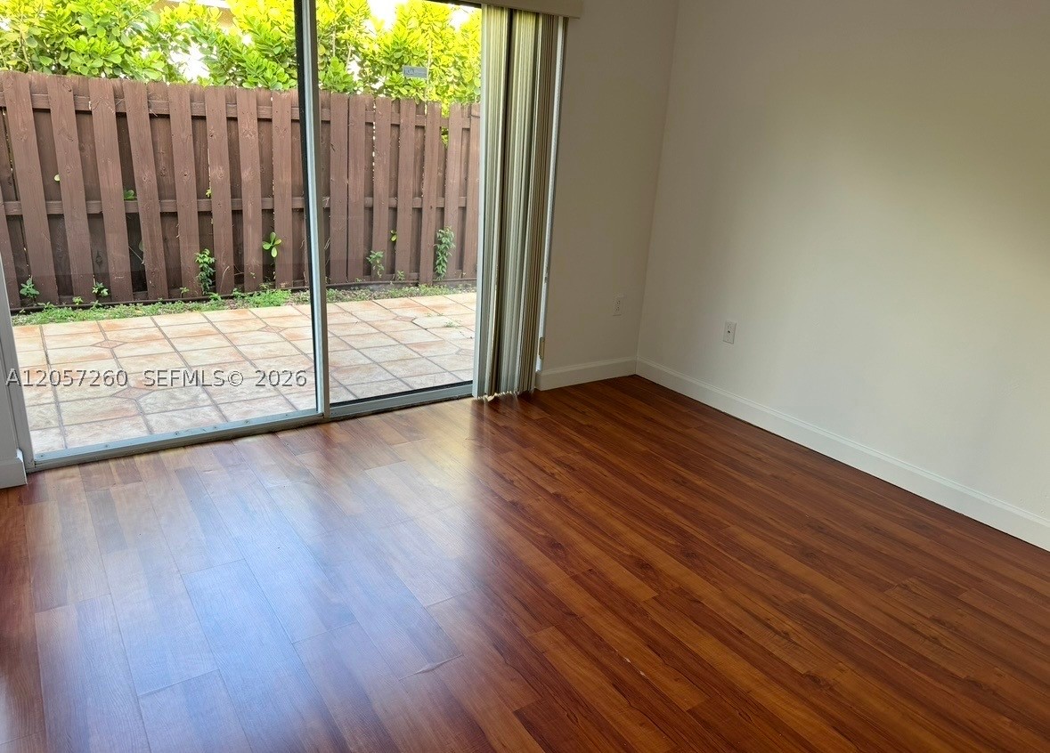 PATIO HOMES OF DORAL PINE - Residential
