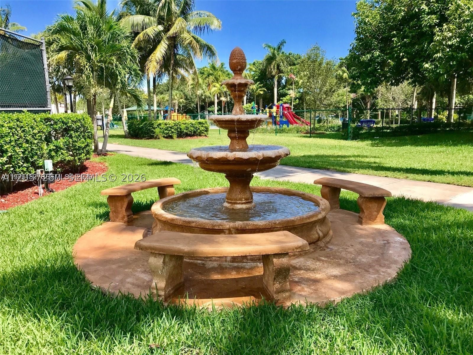 PATIO HOMES OF DORAL PINE - Residential
