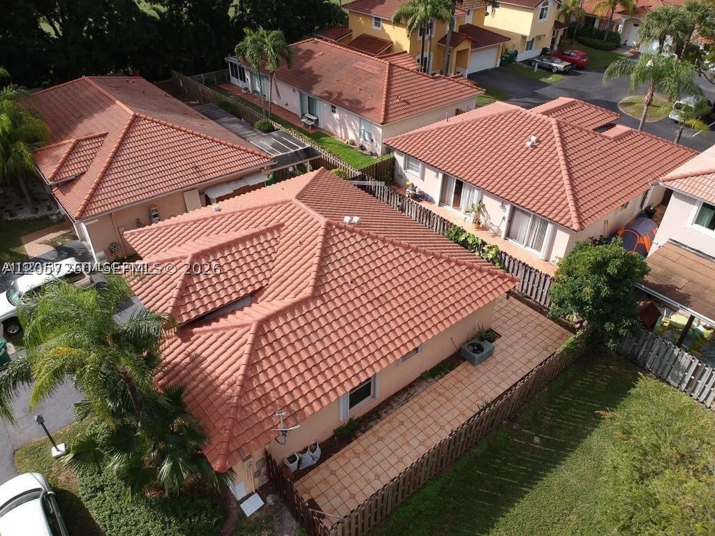 PATIO HOMES OF DORAL PINE - Residential