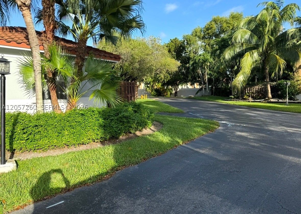 PATIO HOMES OF DORAL PINE - Residential