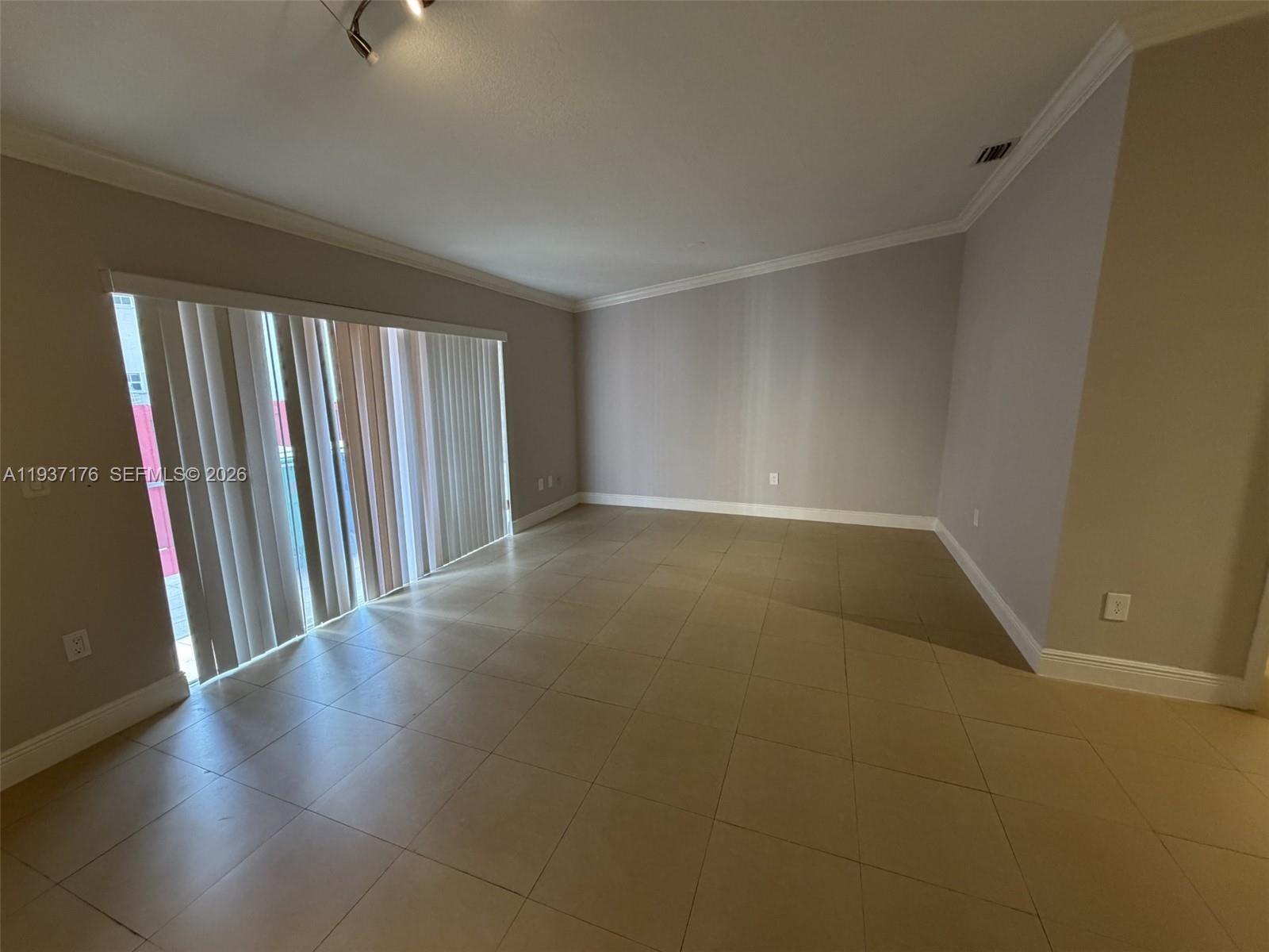 LAMBIANCE TOWNHOMES KENDA - Residential