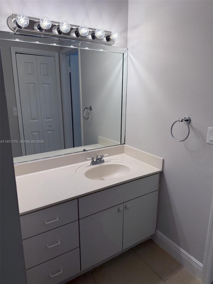 LAMBIANCE TOWNHOMES KENDA - Residential
