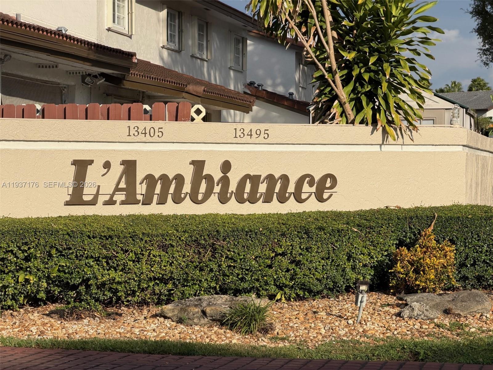 LAMBIANCE TOWNHOMES KENDA - Residential