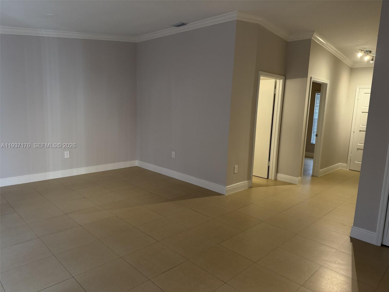 LAMBIANCE TOWNHOMES KENDA - Residential