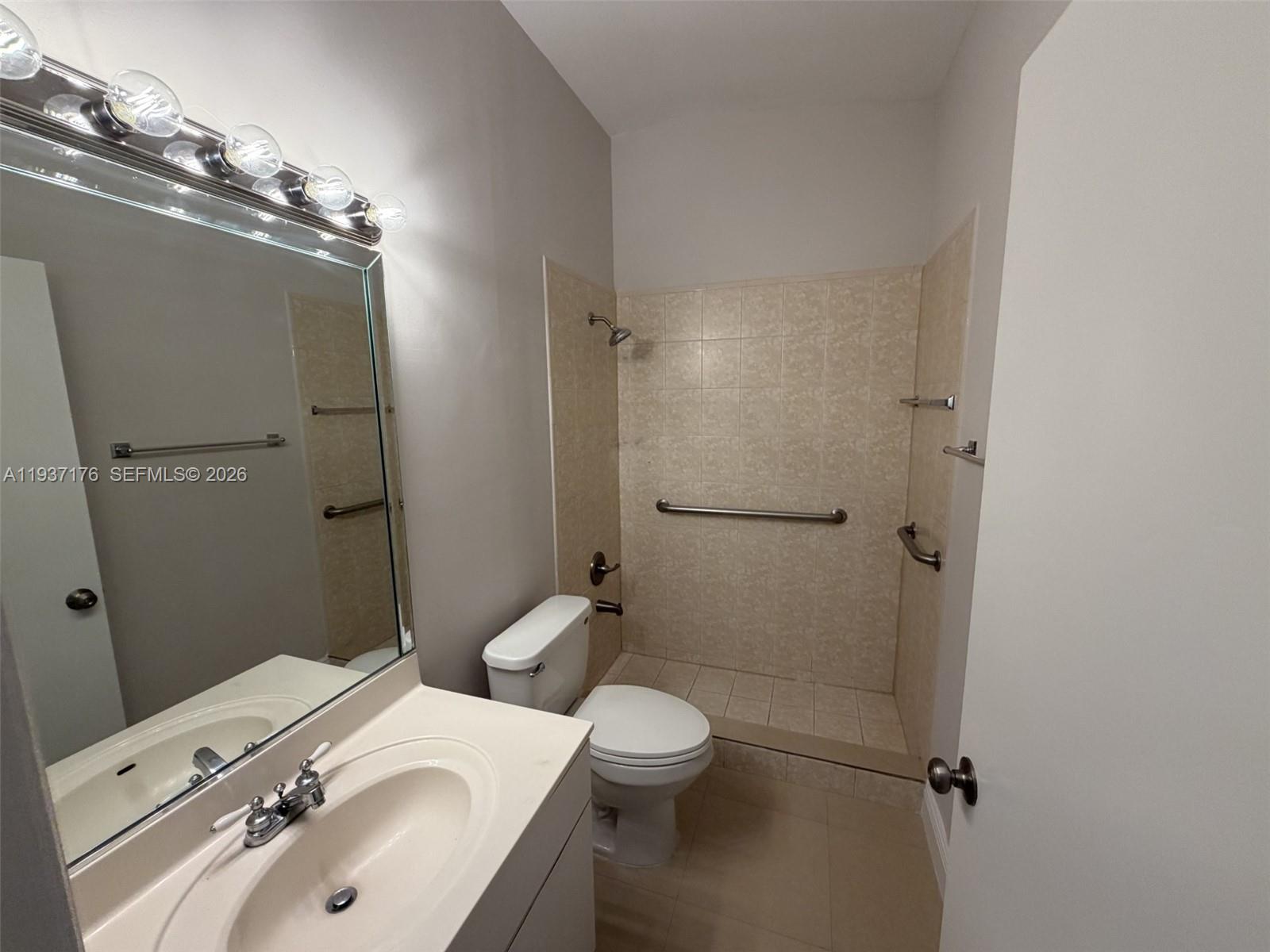 LAMBIANCE TOWNHOMES KENDA - Residential