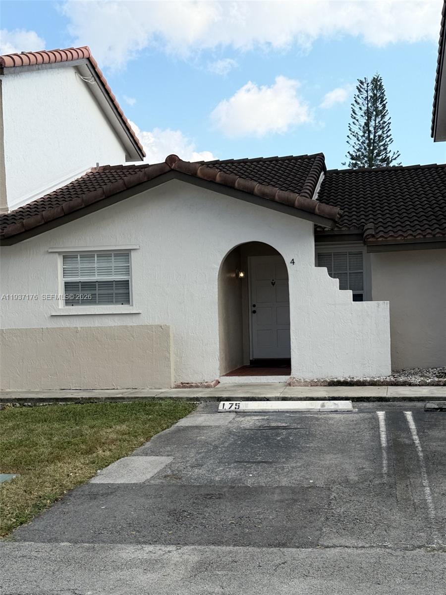 LAMBIANCE TOWNHOMES KENDA - Residential