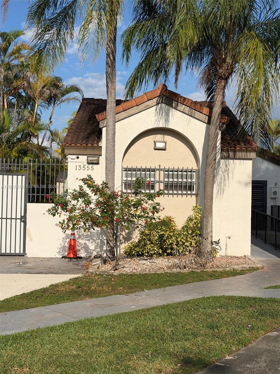 LAMBIANCE TOWNHOMES KENDA - Residential