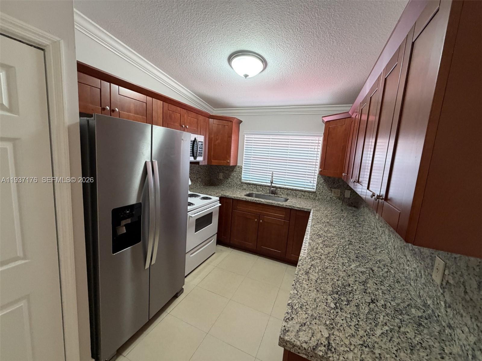 LAMBIANCE TOWNHOMES KENDA - Residential